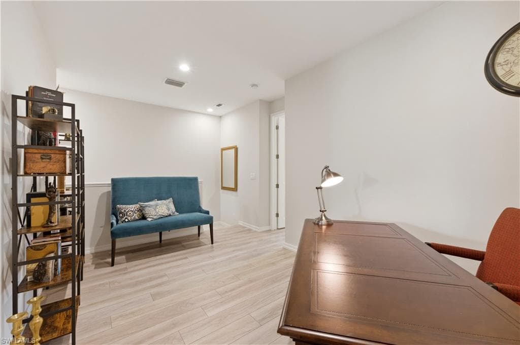 13017 Pembroke DR-15