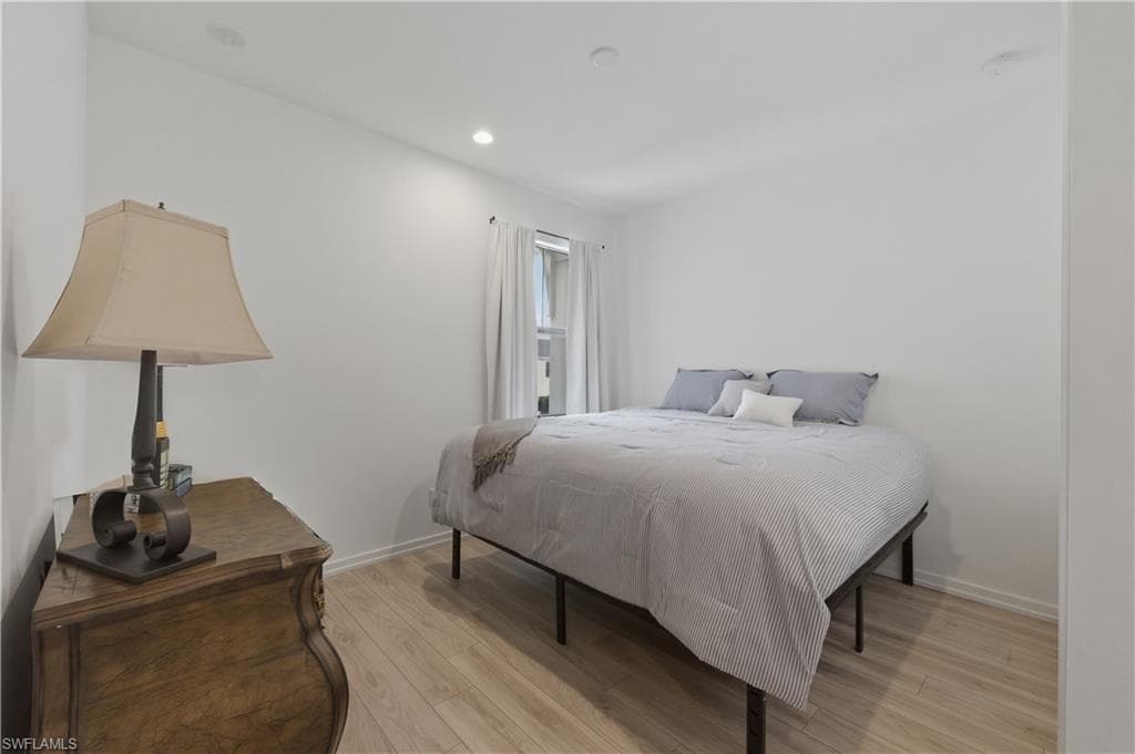 13017 Pembroke DR-21