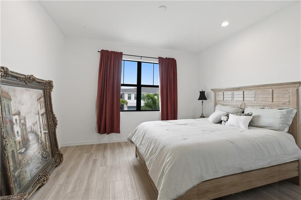 13017 Pembroke DR-23