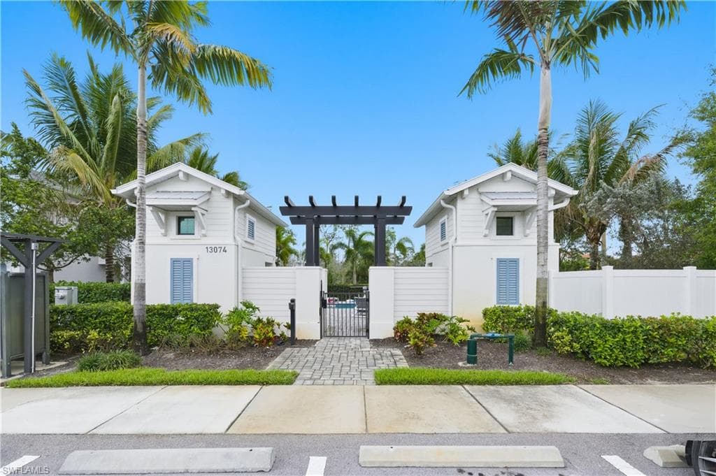 13017 Pembroke DR-29