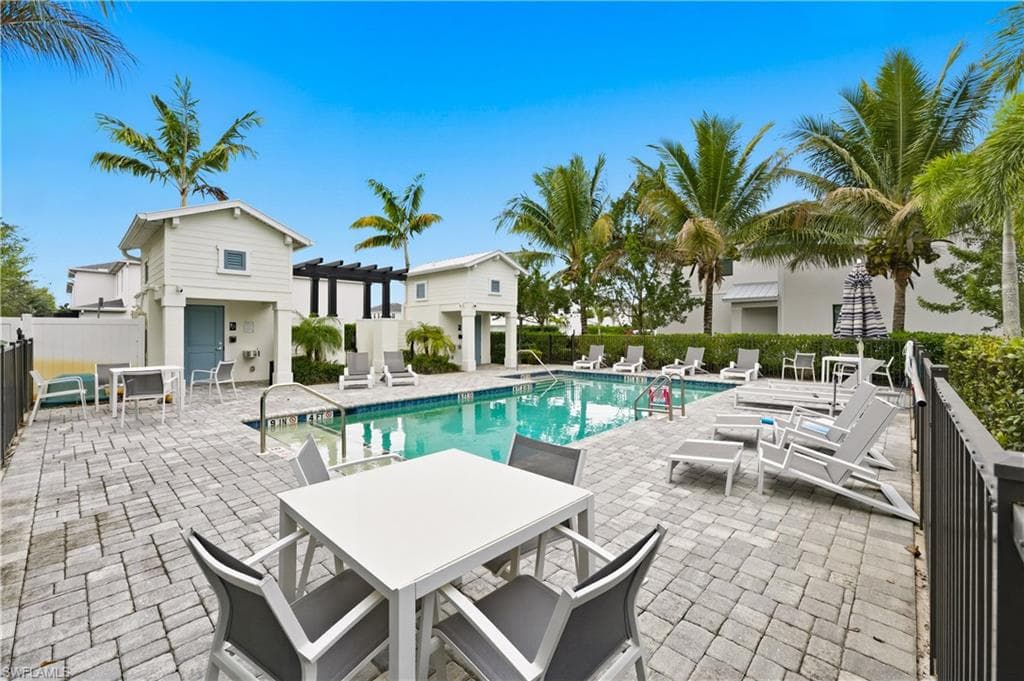 13017 Pembroke DR-30