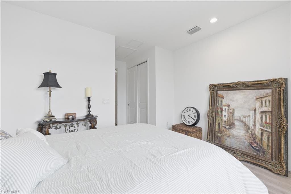 13017 Pembroke DR-24