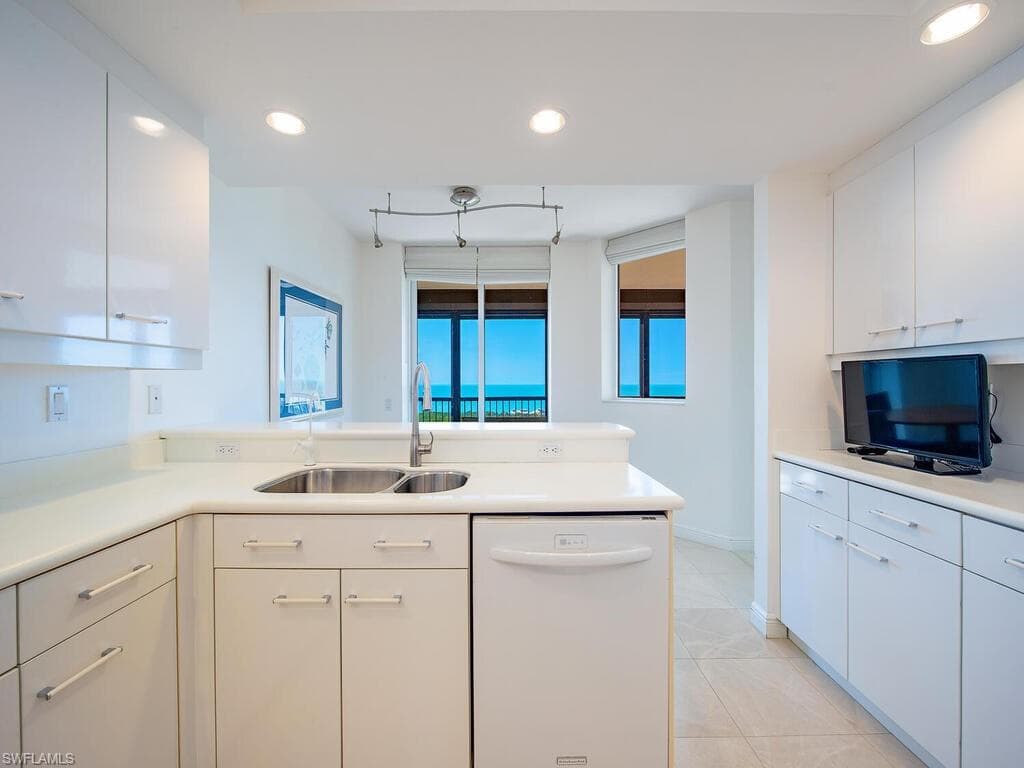 7225 Pelican Bay BLVD 1703-4