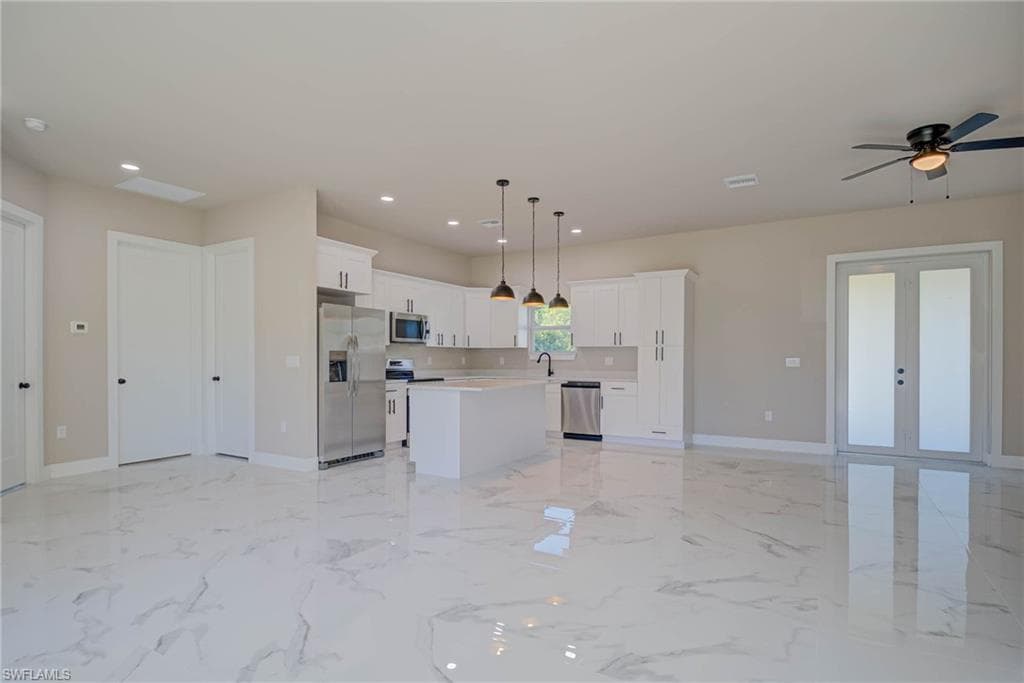 2023 Robert AVE-1