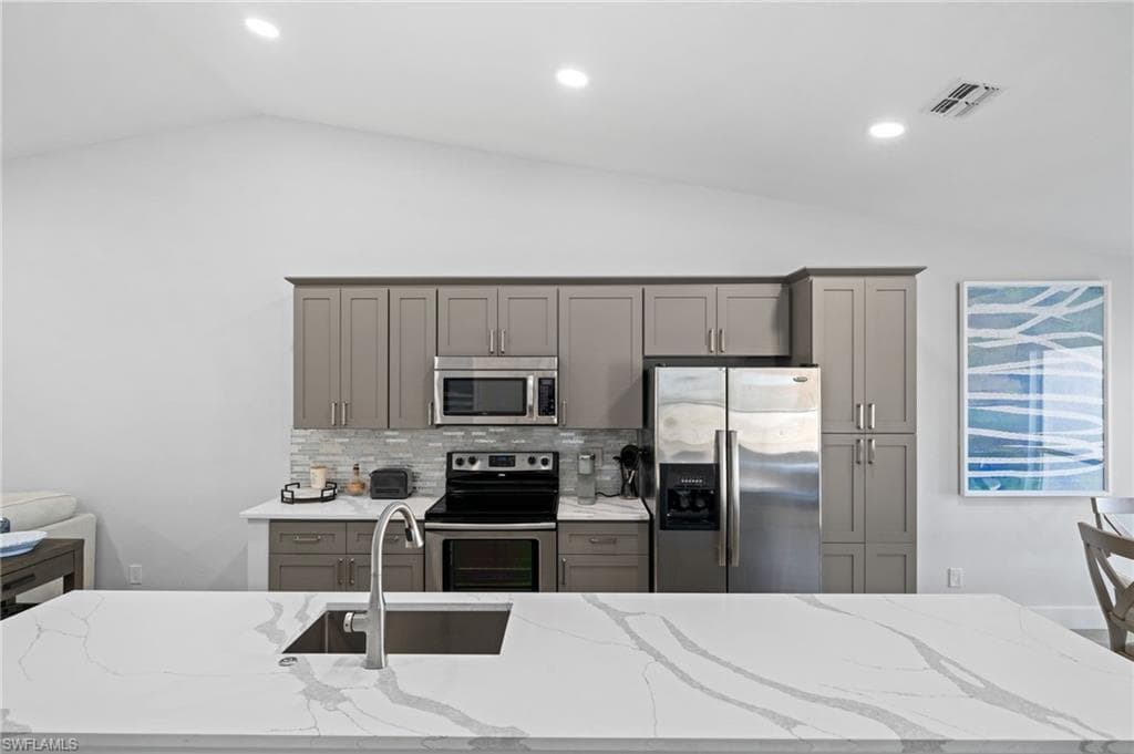 822 Gulf Pavilion DR 201-12