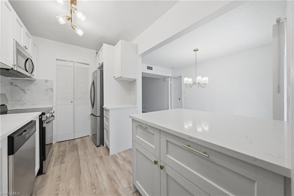 788 Park Shore DR A11-15