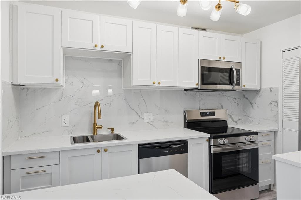 788 Park Shore DR A11-2