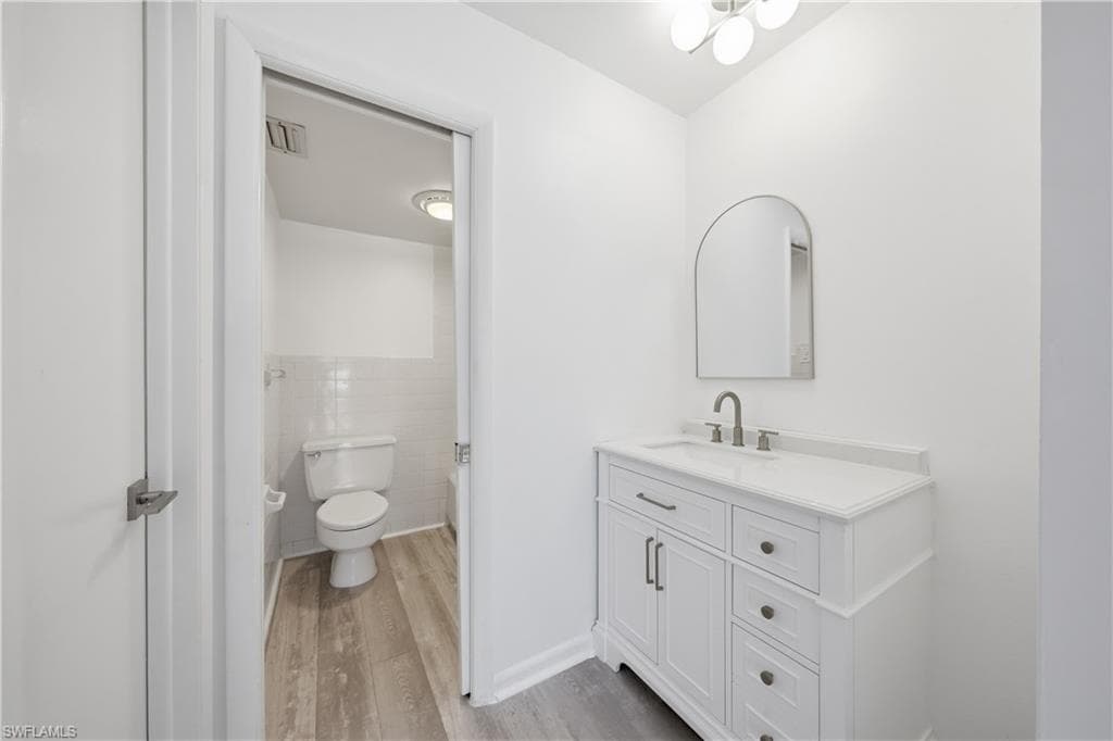 788 Park Shore DR A11-19