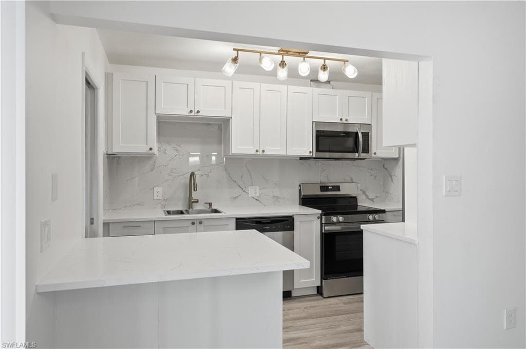 788 Park Shore DR A11-3