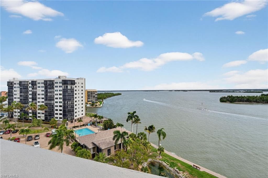 4263 Bay Beach LN 815-36