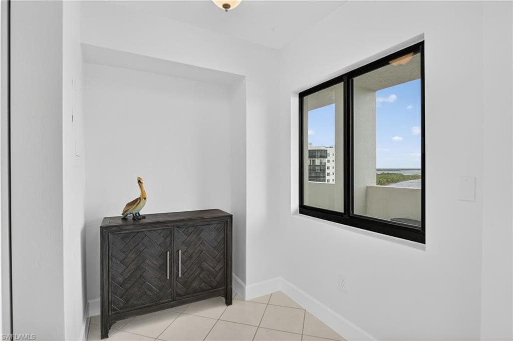 4263 Bay Beach LN 815-17