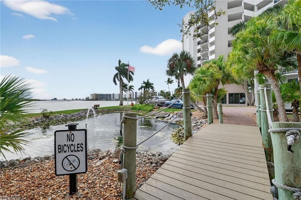 4263 Bay Beach LN 815-38