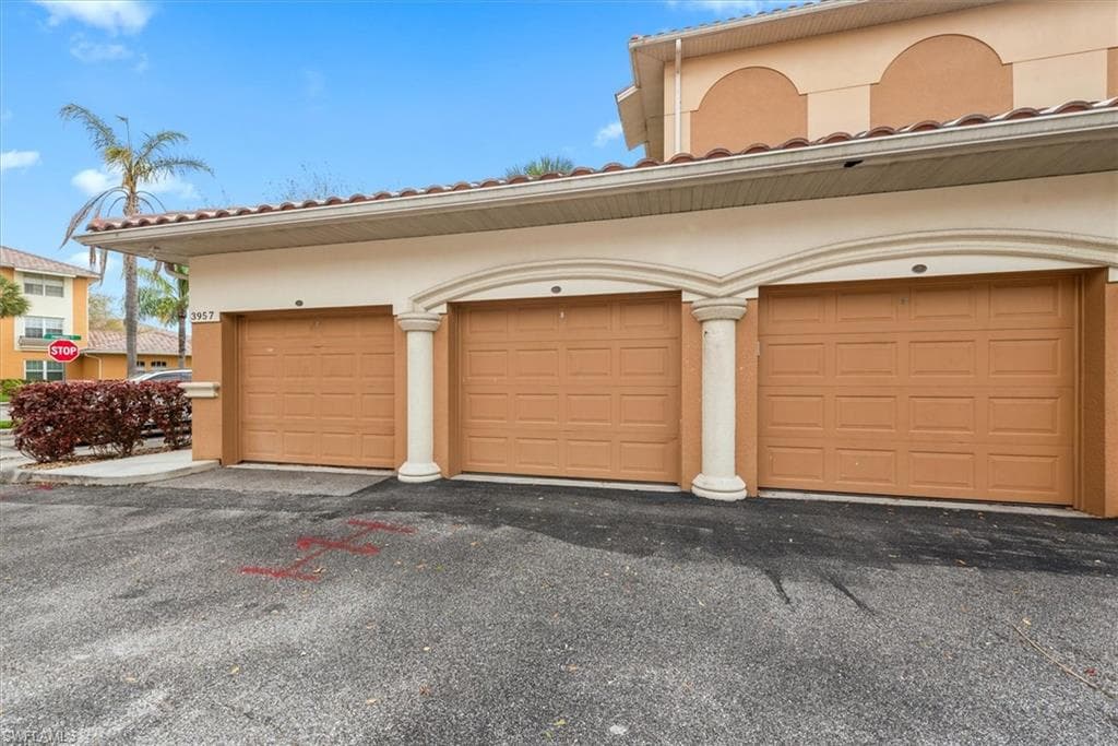 3957 Pomodoro CIR 201-38