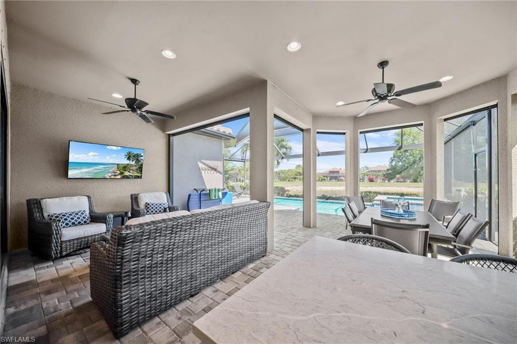 9361 Terresina DR-27