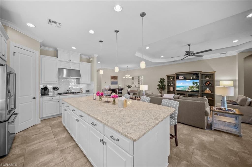 9361 Terresina DR-10
