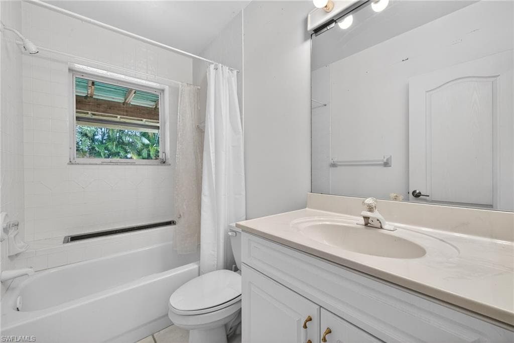 14941 Center ST-32