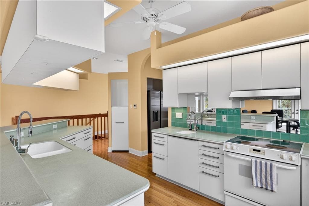 14941 Center ST-17