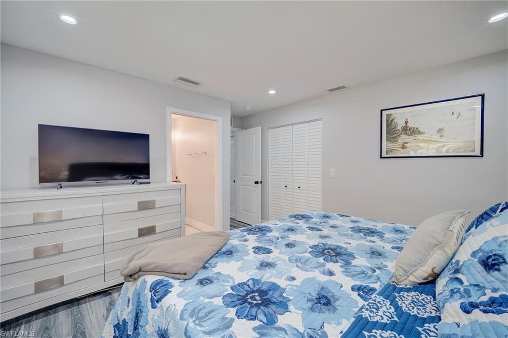 1089 N Town And River DR-15