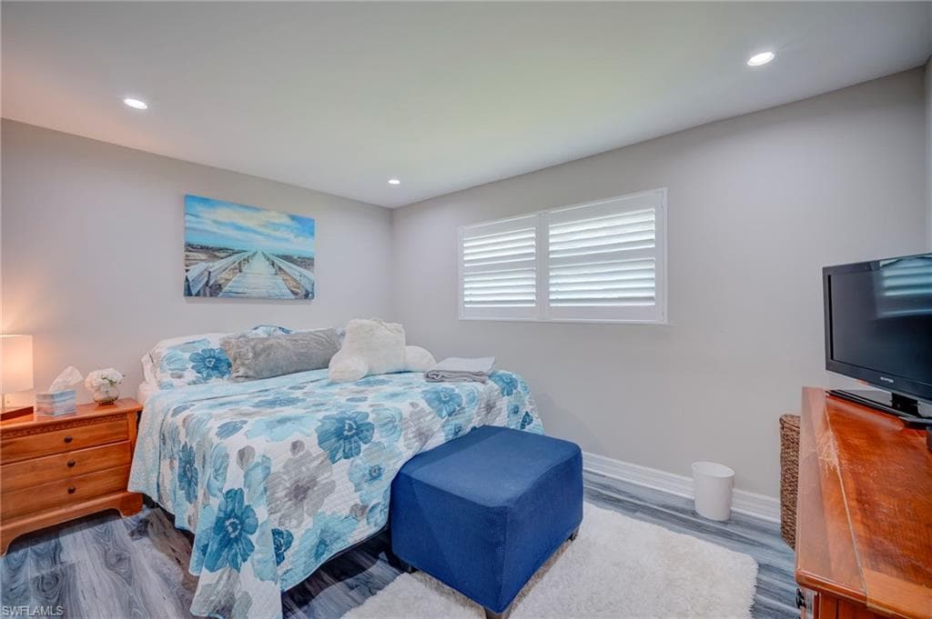 1089 N Town And River DR-17