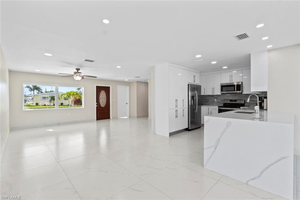 107 Albatross ST-13