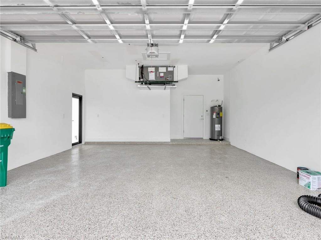 11153 Carnegie AVE-37