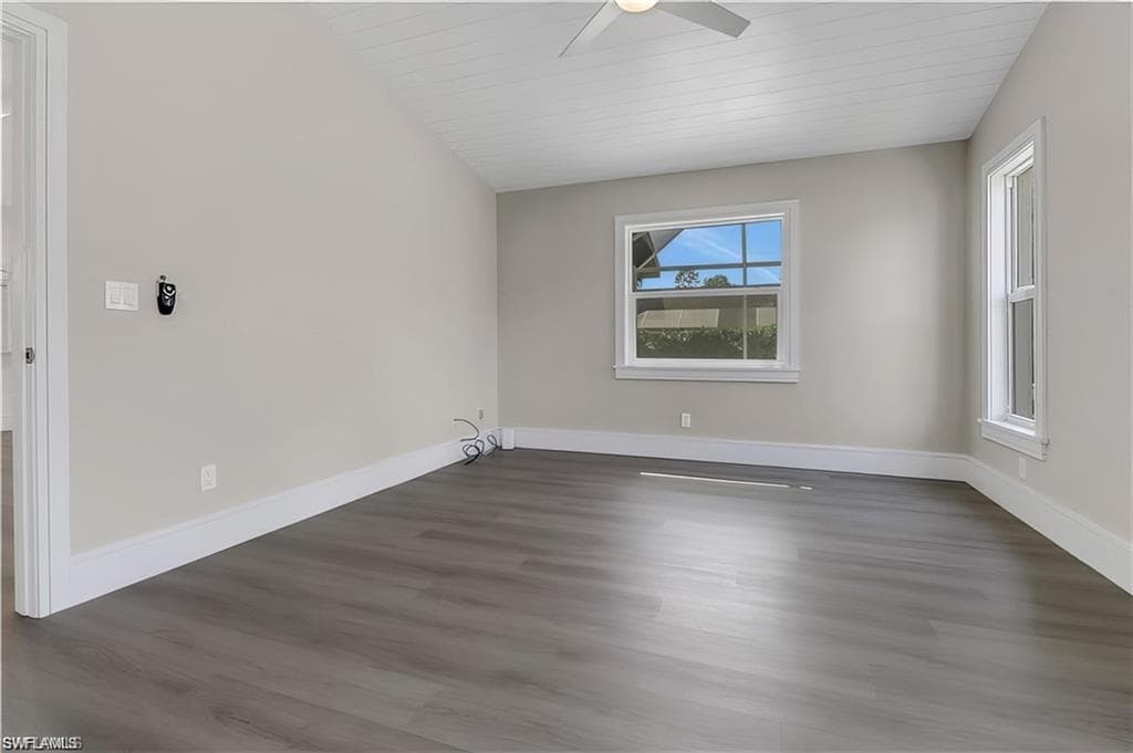 270 Madison DR-27