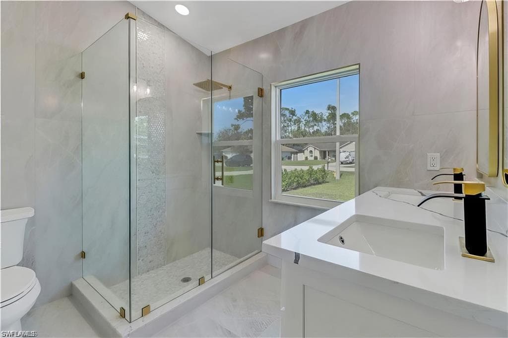 270 Madison DR-19