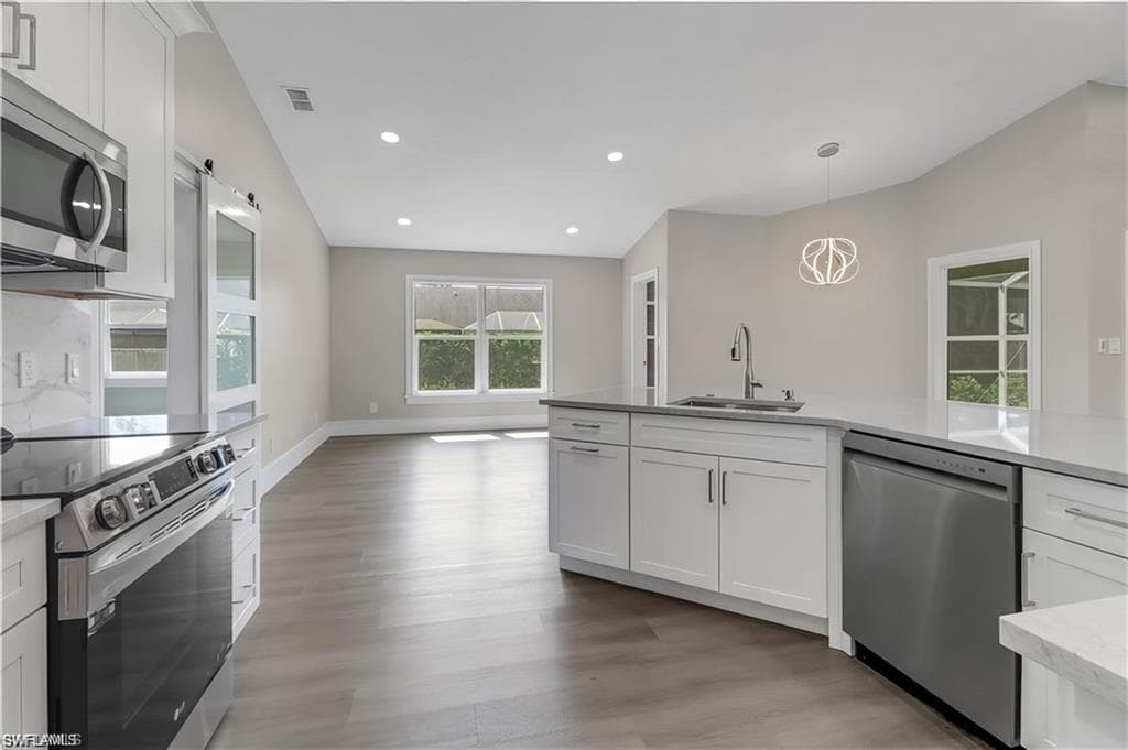 270 Madison DR-14