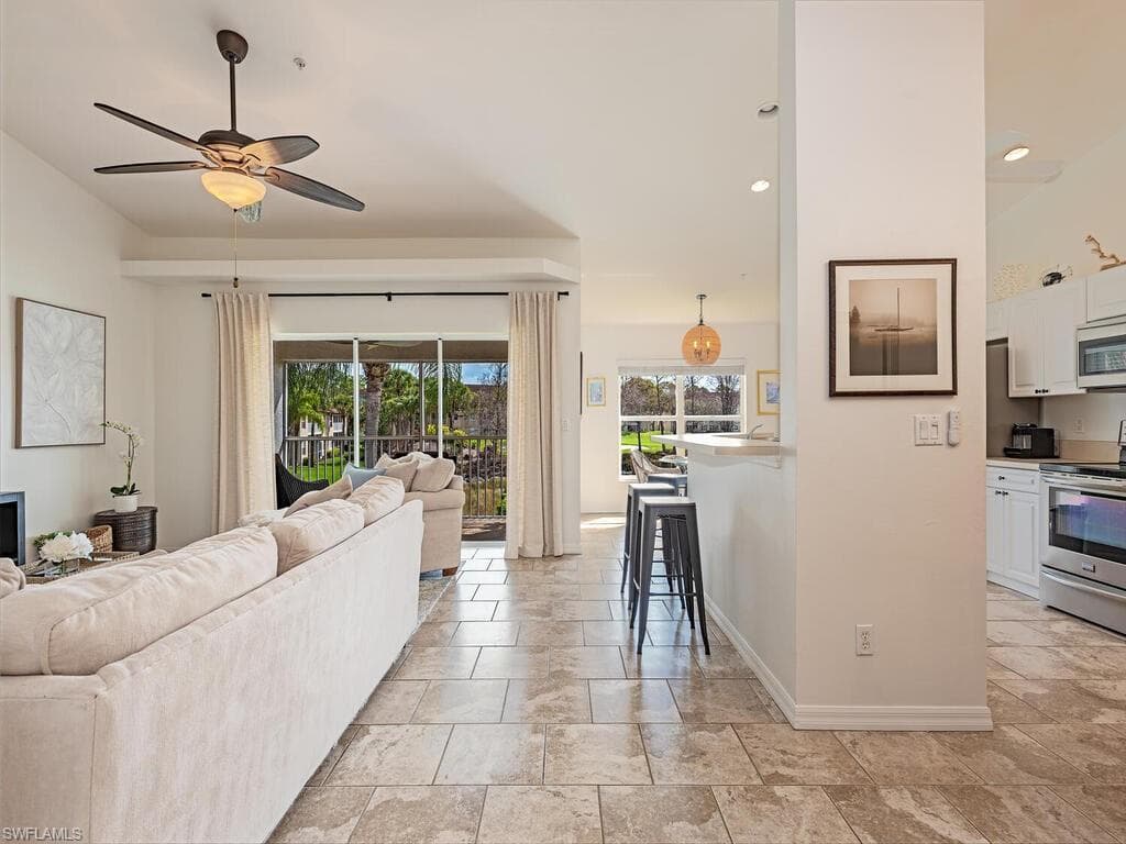 2880 Cypress Trace CIR 202-1