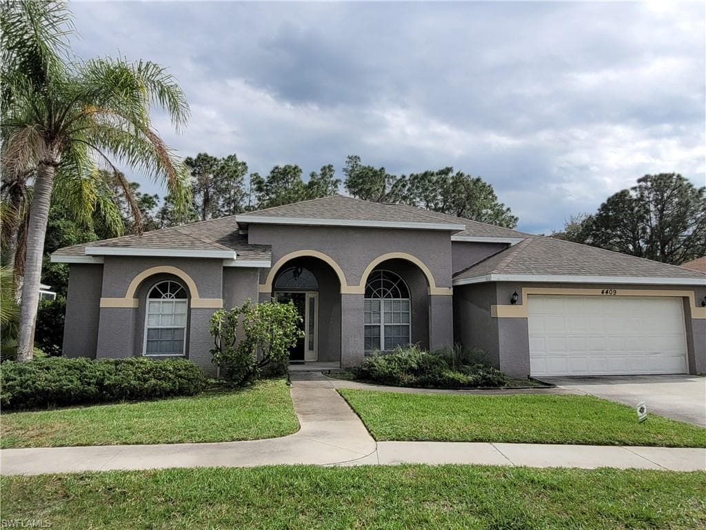 4409 Varsity Lakes DR-8