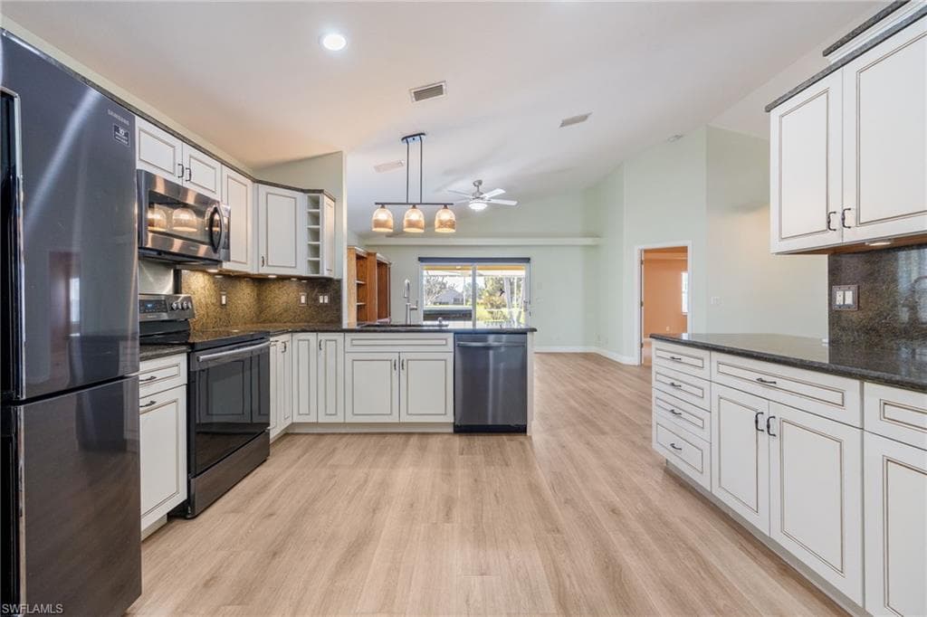 9273 Palm Island CIR-18