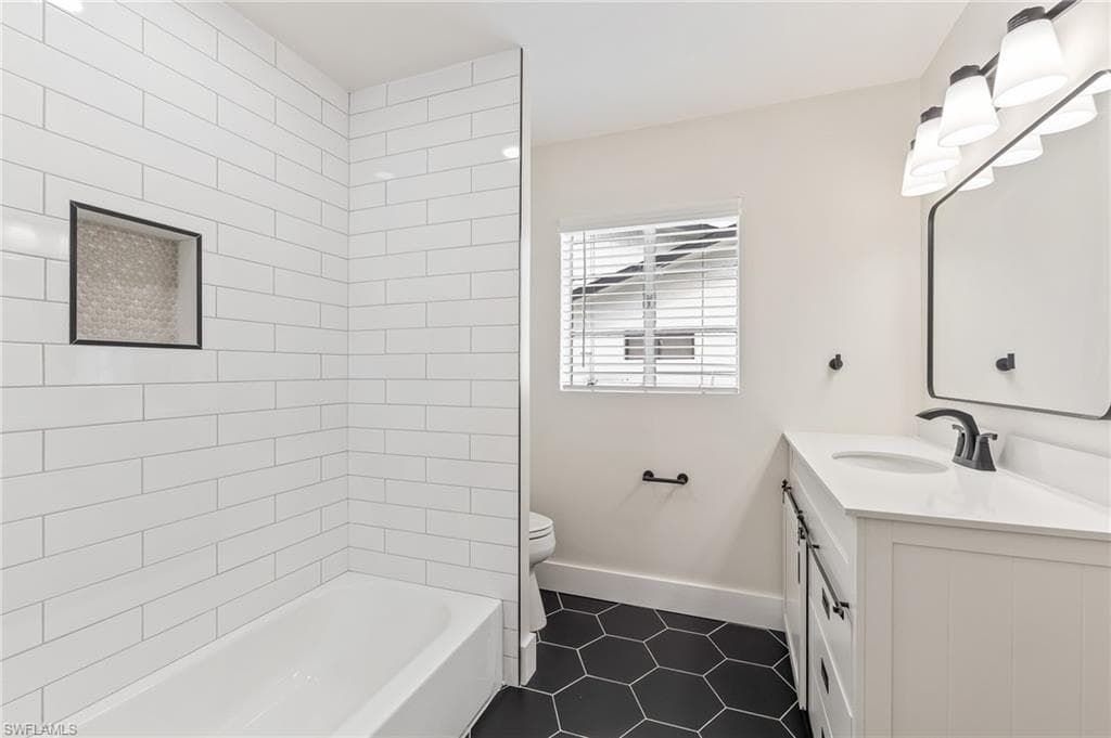 1342 Alhambra DR-12