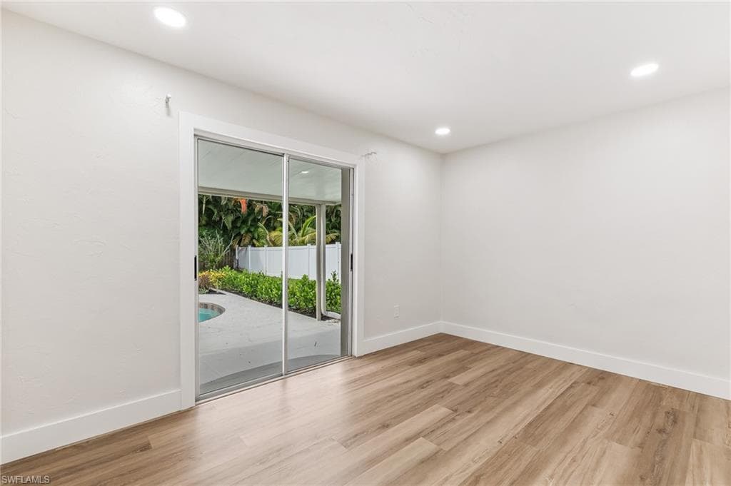 1342 Alhambra DR-9