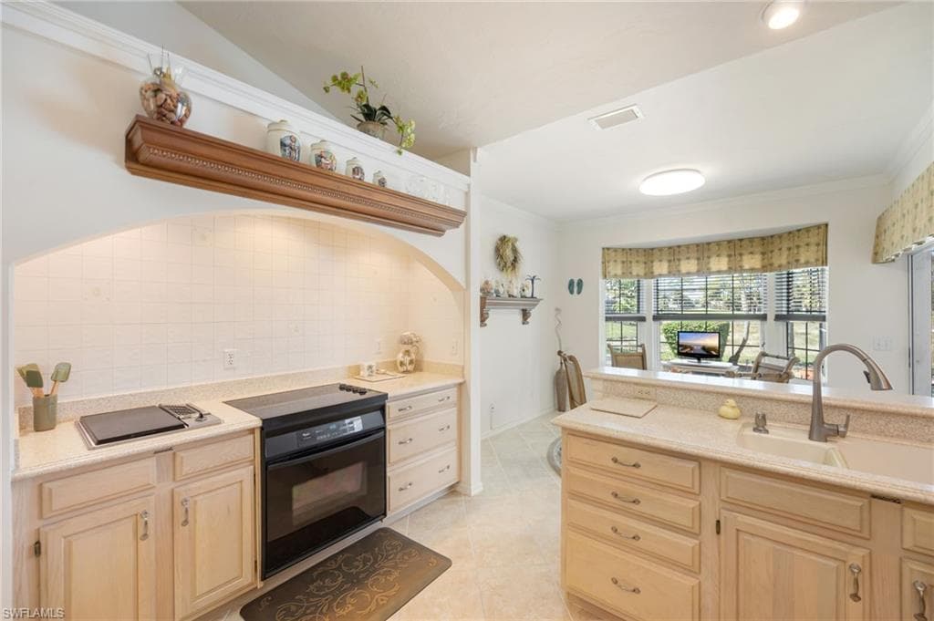 867 Saint Andrews BLVD-11