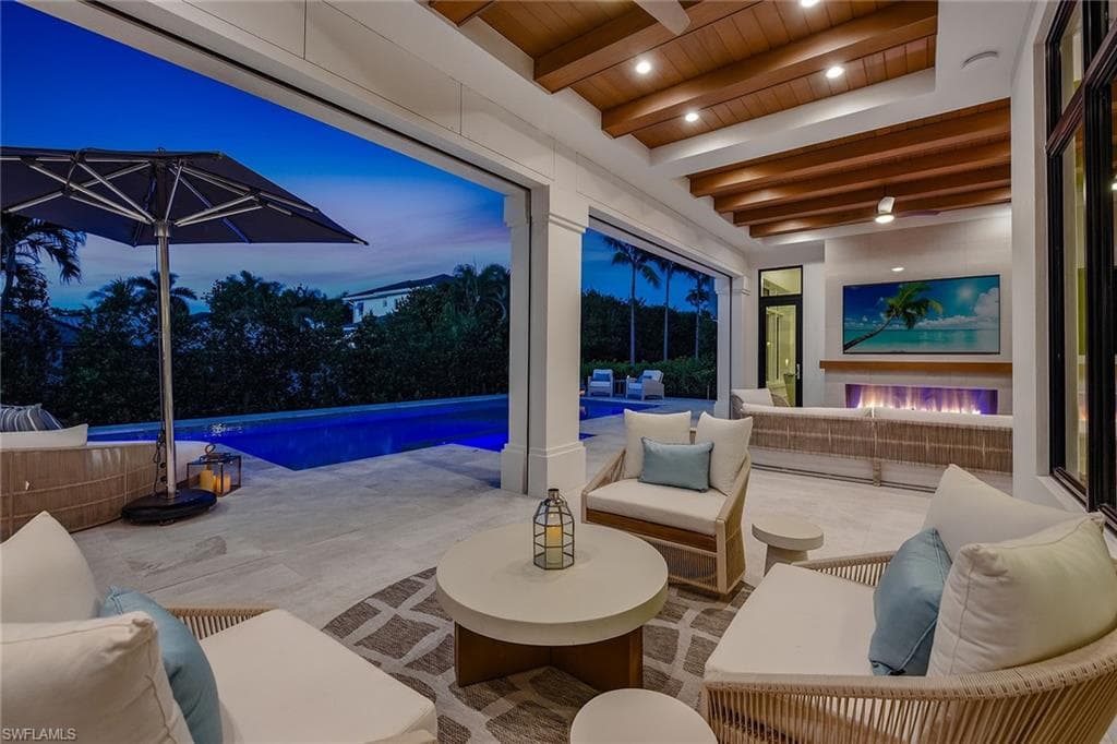 529 Neapolitan WAY-9