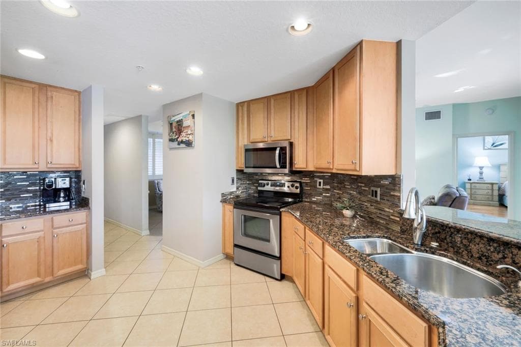 25151 Sandpiper Greens CT 102-17
