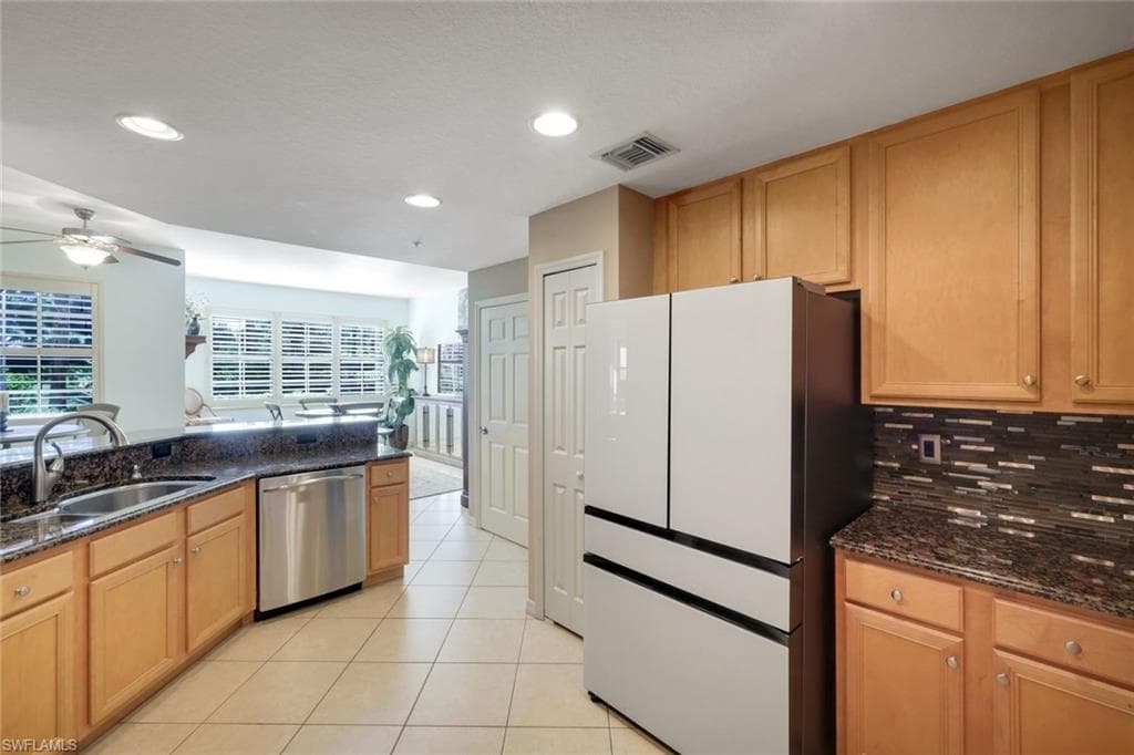 25151 Sandpiper Greens CT 102-4