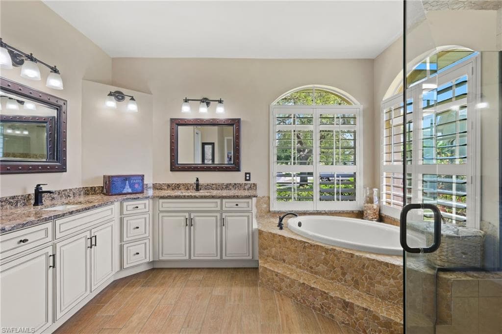 9100 Kings Cove CT-21