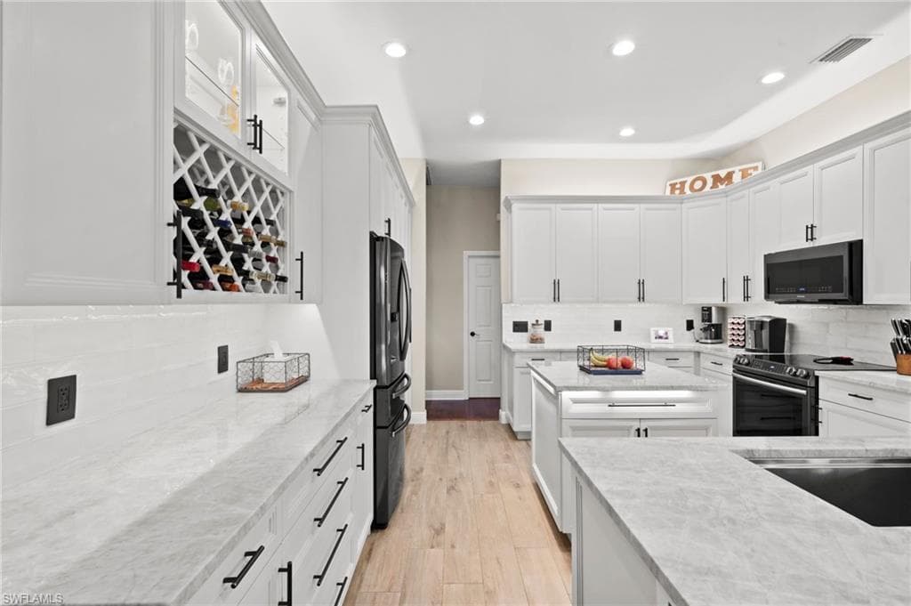 9100 Kings Cove CT-6