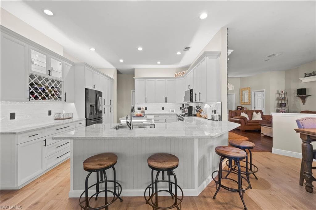 9100 Kings Cove CT-8