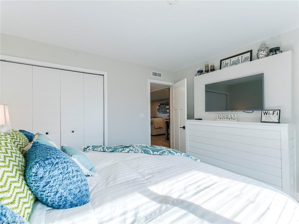 226 3rd ST 215-25