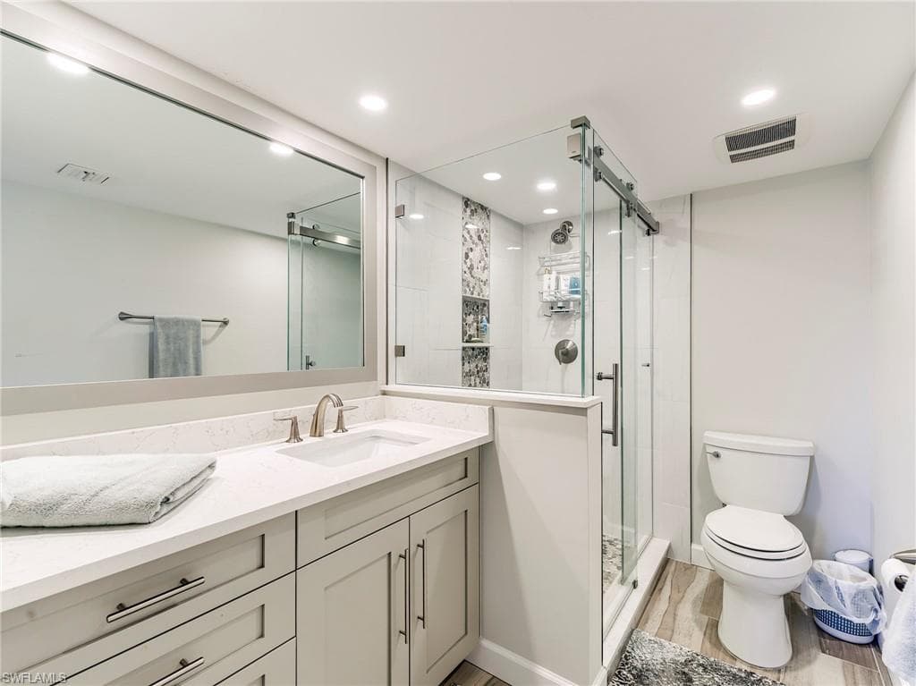 226 3rd ST 215-21