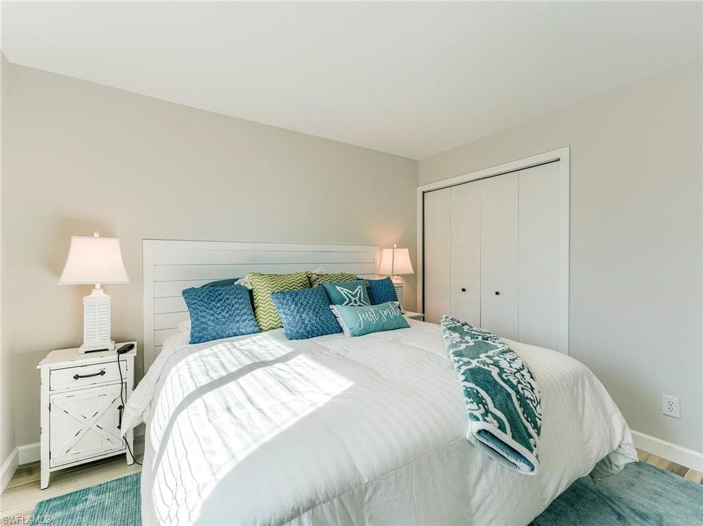 226 3rd ST 215-23