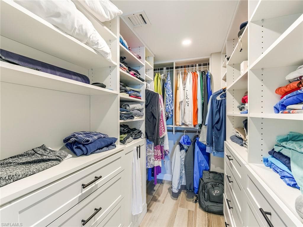 226 3rd ST 215-20