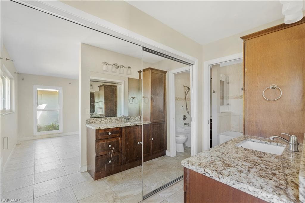 2366 Woodland TER-8