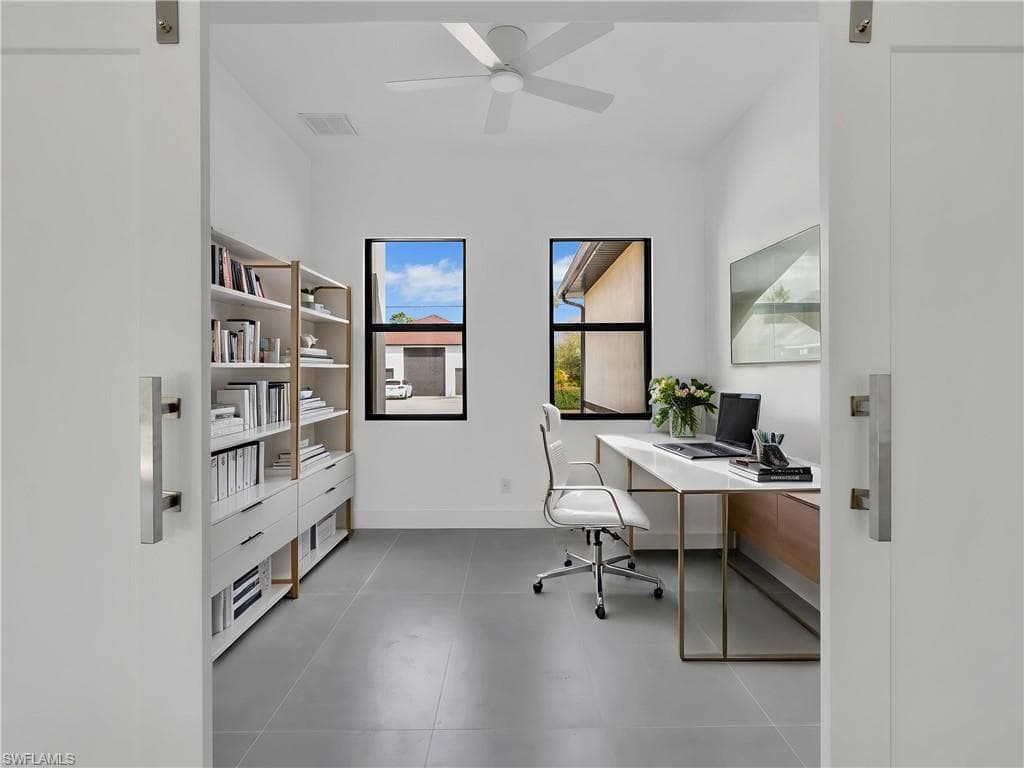 11161 Carnegie AVE-33