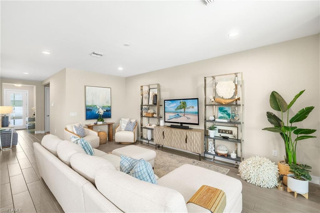 14546 Tropical DR-1
