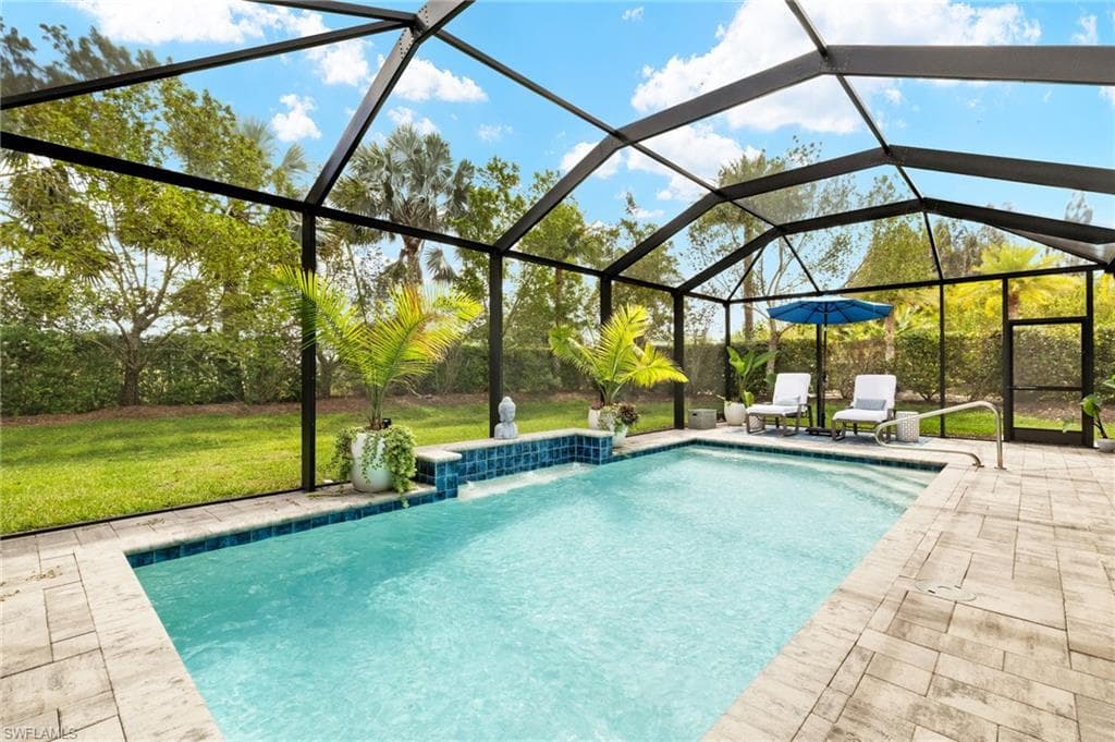 14546 Tropical DR-25