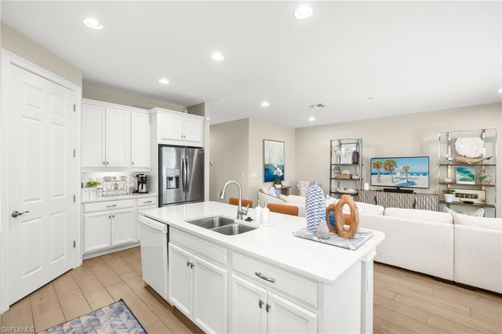 14546 Tropical DR-8