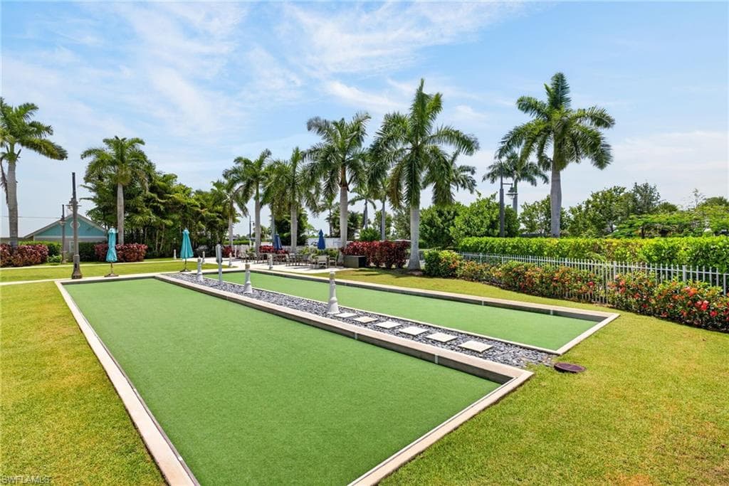 14546 Tropical DR-37